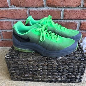 Mens Nike green size 10.5 sneakers